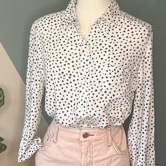 beachlunchlounge Tops - Beachlunchlounge Mini Heart Print Button-Up Blouse Preppy Casual Shirt Size M